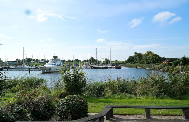 8 Pers Large Seaside Home in Front of the Lauwersmeer - Photo 27