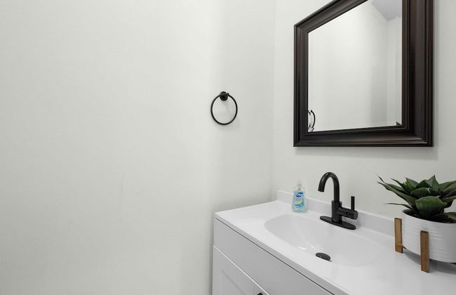 Knotty Pines by Avantstay Lake Views, Renovated - Photo 26