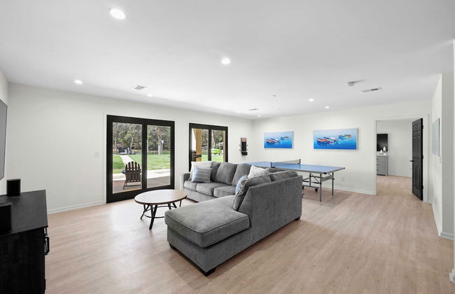 Knotty Pines by Avantstay Lake Views, Renovated - Photo 35