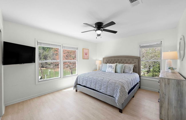 Knotty Pines by Avantstay Lake Views, Renovated - Photo 36