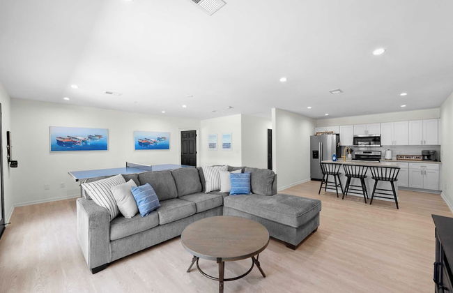 Knotty Pines by Avantstay Lake Views, Renovated - Photo 4