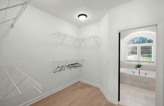 Knotty Pines by Avantstay Lake Views, Renovated - Photo 28