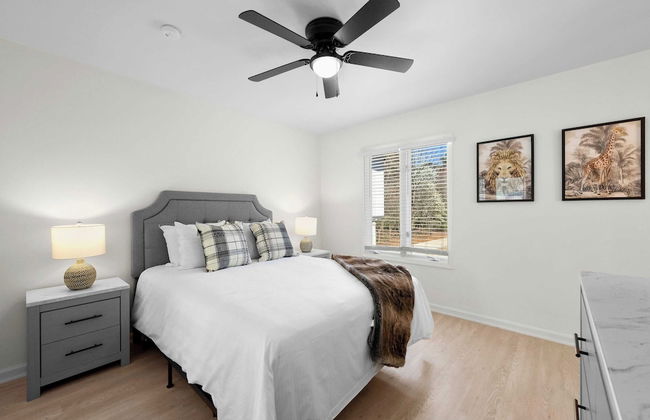 Knotty Pines by Avantstay Lake Views, Renovated - Photo 43