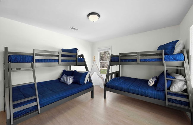 Knotty Pines by Avantstay Lake Views, Renovated - Photo 37