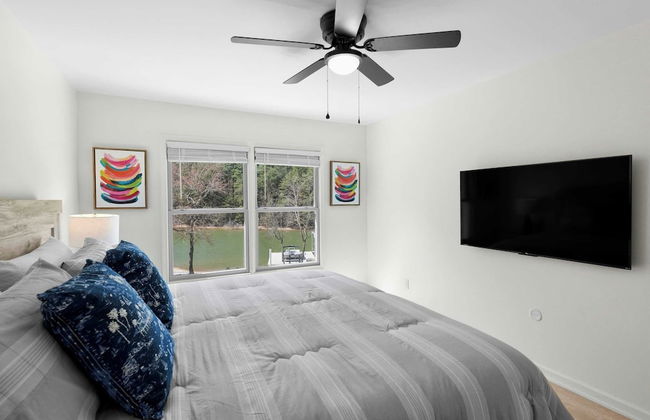 Knotty Pines by Avantstay Lake Views, Renovated - Photo 40