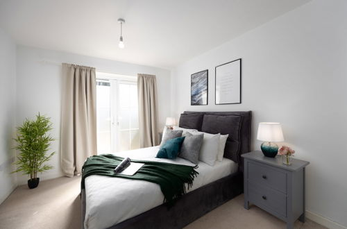 Photo 11 - Contemporary 2-Bedroom Apart near Balham