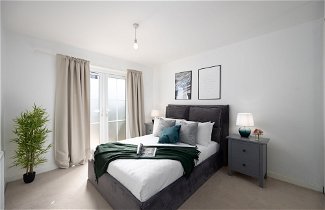 Photo 1 - Contemporary 2-Bedroom Apart near Balham