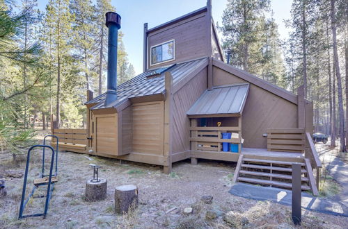 Photo 21 - Inviting Sunriver Cabin w/ Resort Amenities