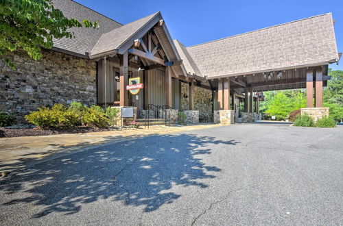 Photo 10 - Jasper Hideaway w/ Spacious Deck + Community Pool