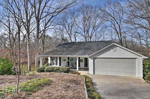 Photo 8 - Large Lavonia Home w/ Party Dock on Lake Hartwell