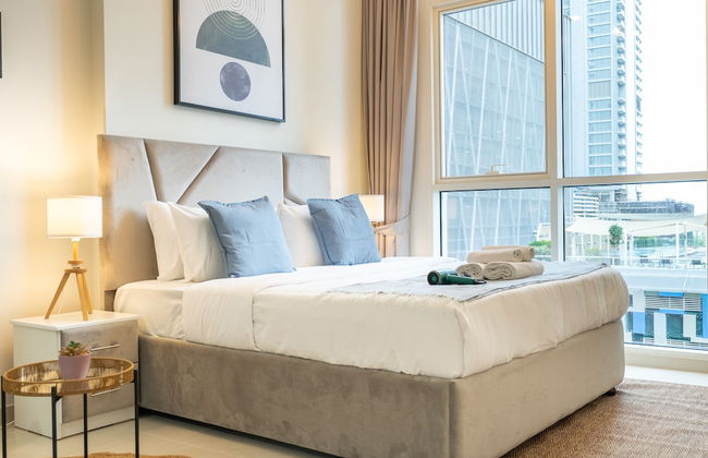 Luxe Apartments near Dubai Mall, Burj Khalifa - Pool, Gym, & Parking by Sojo Stay - Foto 3