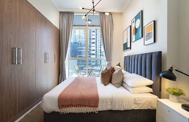 Luxe Apartments near Dubai Mall, Burj Khalifa - Pool, Gym, & Parking by Sojo Stay - Foto 23