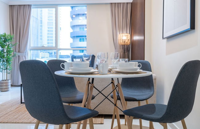 Luxe Apartments near Dubai Mall, Burj Khalifa - Pool, Gym, & Parking by Sojo Stay - Foto 41