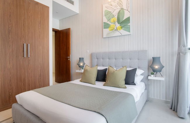 Luxe Apartments near Dubai Mall, Burj Khalifa - Pool, Gym, & Parking by Sojo Stay - Foto 14
