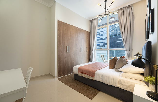 Luxe Apartments near Dubai Mall, Burj Khalifa - Pool, Gym, & Parking by Sojo Stay - Foto 19