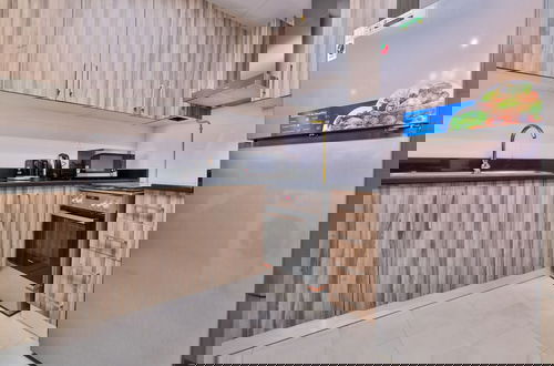 Foto 51 - Luxe Apartments near Dubai Mall, Burj Khalifa - Pool, Gym, & Parking by Sojo Stay