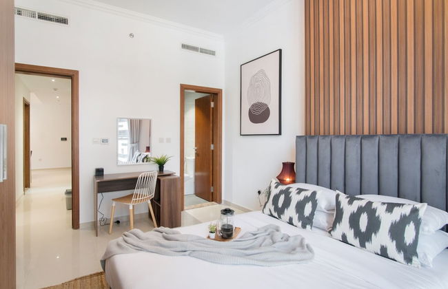 Luxe Apartments near Dubai Mall, Burj Khalifa - Pool, Gym, & Parking by Sojo Stay - Foto 12