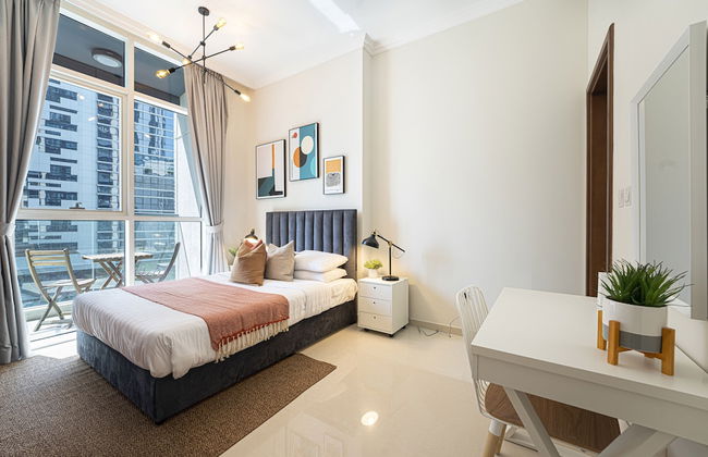 Luxe Apartments near Dubai Mall, Burj Khalifa - Pool, Gym, & Parking by Sojo Stay - Foto 20