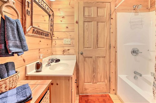 Foto 17 - Pet-friendly Blue Ridge Vacation Rental Cabin