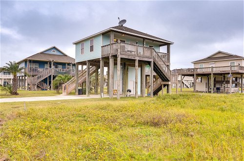 Photo 23 - Chic Crystal Beach Home w/ Deck: Walk to the Ocean