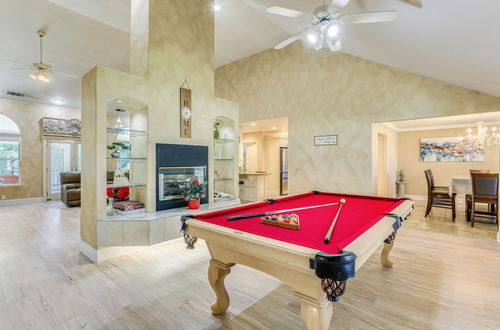 Foto 10 - Bright Clovis Home w/ Billiards & Private Pool