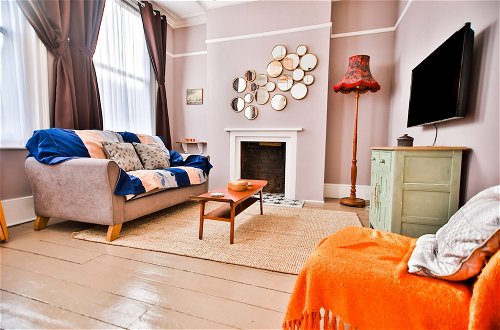Photo 1 - Boutique Apartment on Kings Road