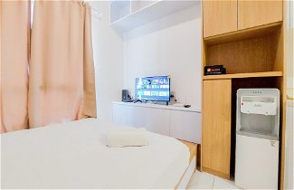 Photo 2 - Modern Look And Compact Studio At Sky House Alam Sutera Apartment