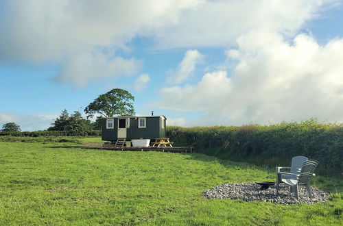 Photo 18 - Cosy Shepherds hut in Carmarthen