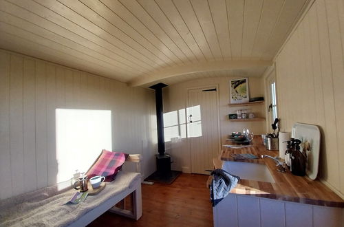 Photo 15 - Cosy Shepherds hut in Carmarthen