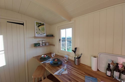 Photo 8 - Cosy Shepherds hut in Carmarthen