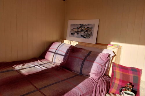 Photo 5 - Cosy Shepherds hut in Carmarthen