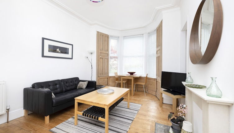 Foto 1 - Altido Charming 1-Bed Ap Near Leith Links W/ Patio