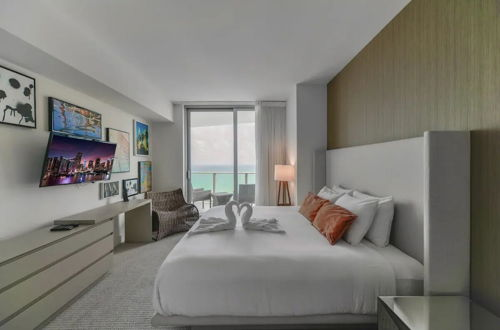 Foto 7 - Beachfront Condo with Comfort, Light & Ocean View