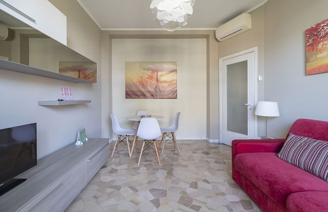 JOIVY Trendy Flat W/Balcony - Photo 15