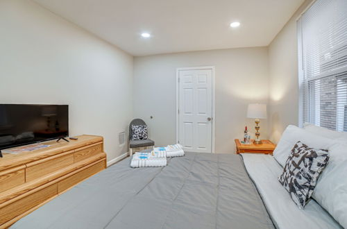 Photo 18 - Lovely Pittsburgh Apartment ~ 5 Mi to Downtown