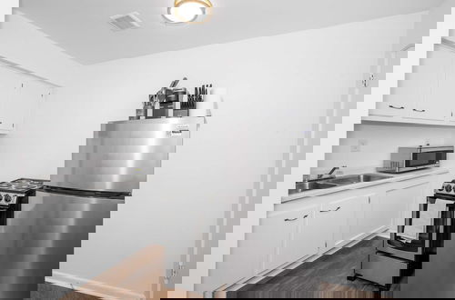 Photo 5 - Northside Suite 3