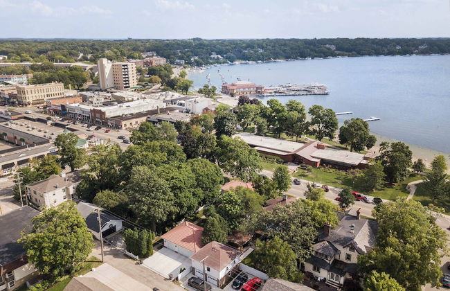 4 BDR Lake Geneva Estate Across From Beach! - Foto 58