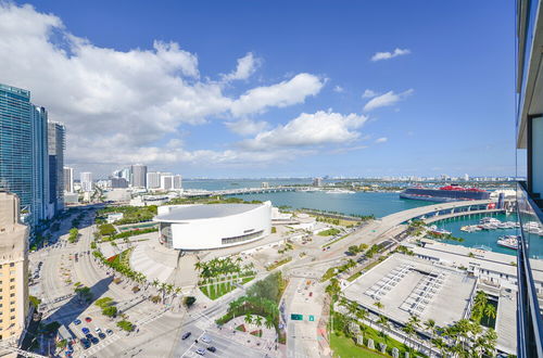 Photo 32 - Luxury apt Bay View Near Bayfront Park