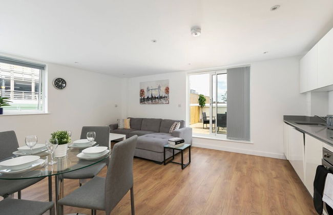 Skyvillion - Huge 4bed Apartment Wbalcony - Parking - Foto 1