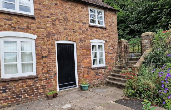 Lovely 2-bed Cottage in Coalbrookdale Telford - Foto 21