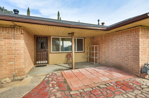 Photo 19 - Quiet Houston Home w/ Porch - 6 Mi to NRG Stadium