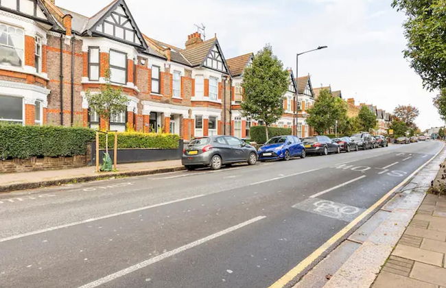 Charming 3-bed Apartment in London - Foto 49