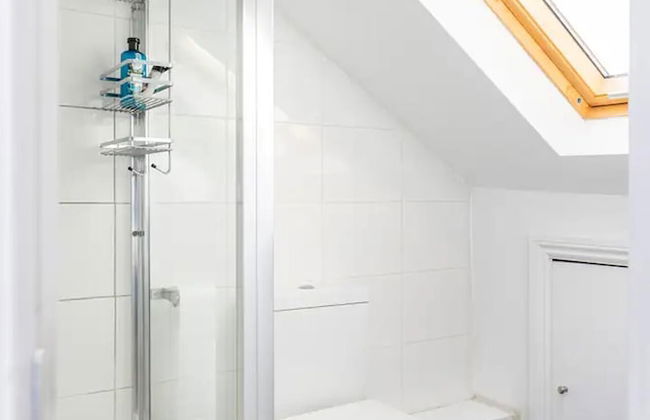 Charming 3-bed Apartment in London - Foto 37