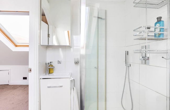 Charming 3-bed Apartment in London - Foto 23