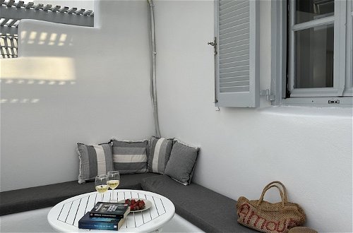 Photo 33 - Flisvos Beach Apartments