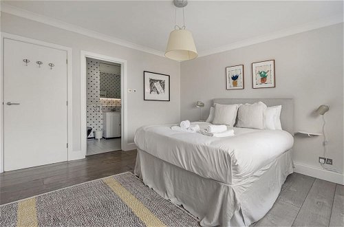 Foto 9 - 2 Bedroom Apartment in the Heart of Knightsbridge