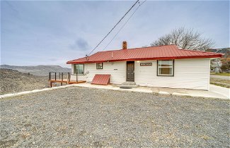 Foto 3 - Cozy Grand Coulee Home w/ Deck & Views