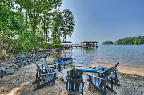 Photo 22 - Happy Place by Avantstay Firepit, Ranch-style