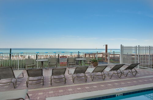 Photo 27 - Gulf Front Master Suite! Directly On The Beach! 3 BR / 2 BA! Sleeps 8