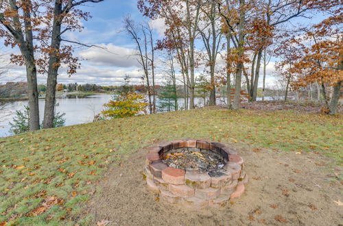 Photo 19 - Lake White Cloud Home With Fire Pit